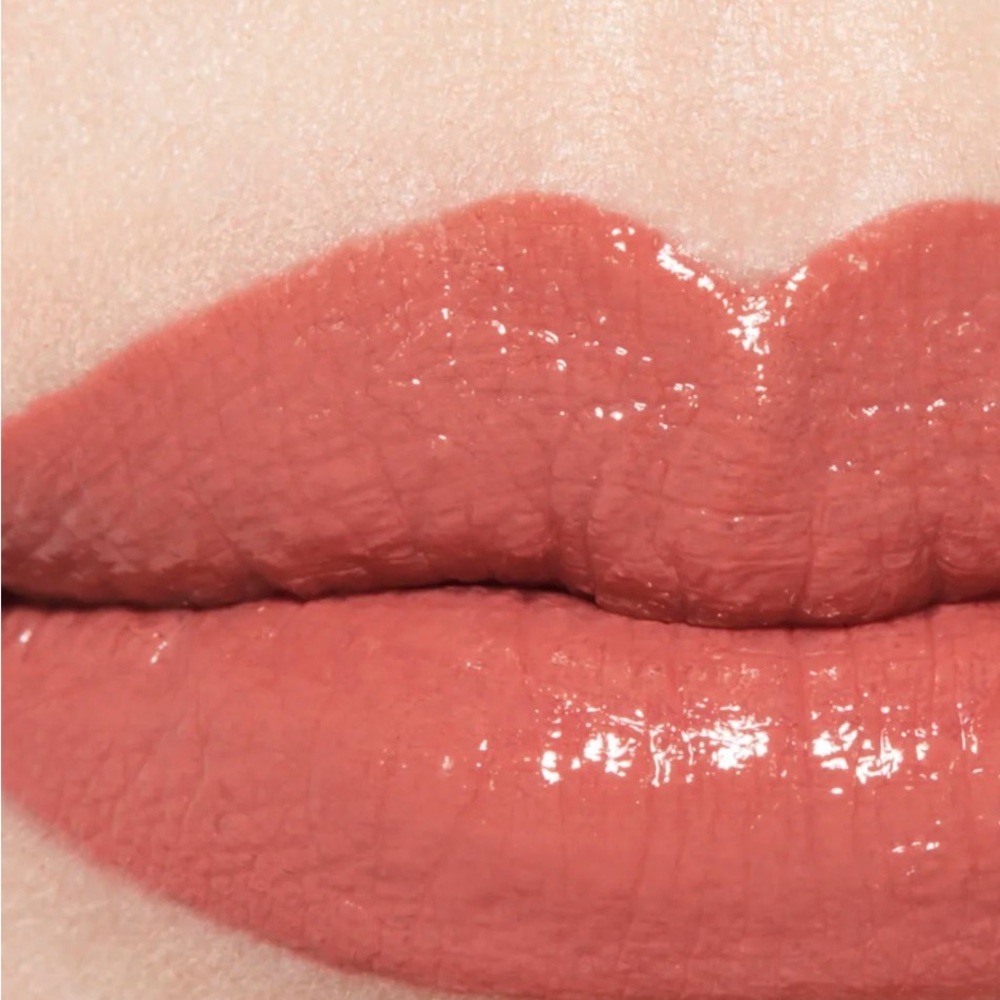 CHANEL Rouge Coco Bloom Lipstick — Chance 110 Peach Pink - Picture 2 of 5